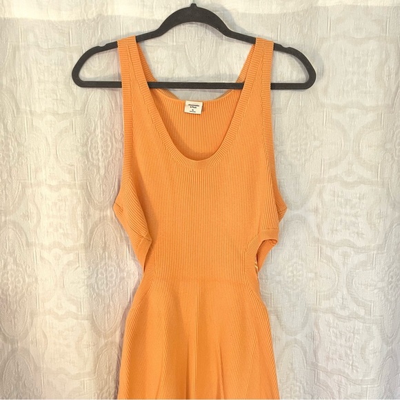 NWOT Abercrombie cut out midi dress - Picture 2 of 5